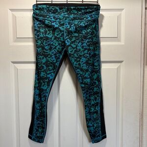 Lululemon Run Crop Leggings Size 8 Teal Floral Black Athletic Capri